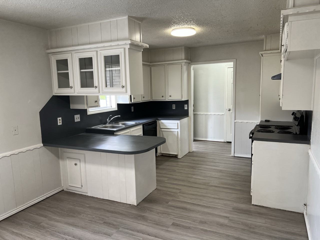 4608 60th St - Photo 4 of 16