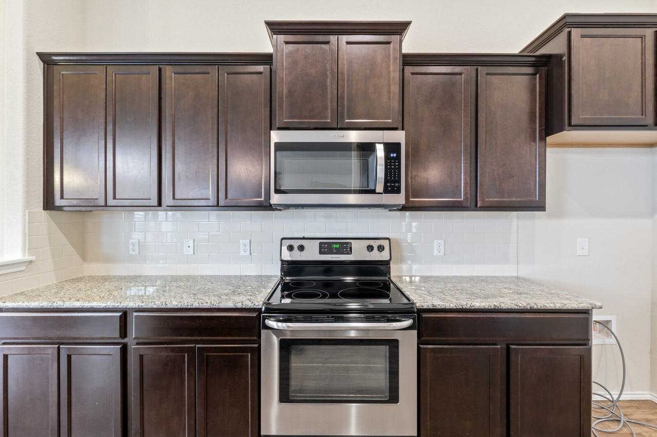 1328 Blue Leaf Dr - Photo 5 of 12