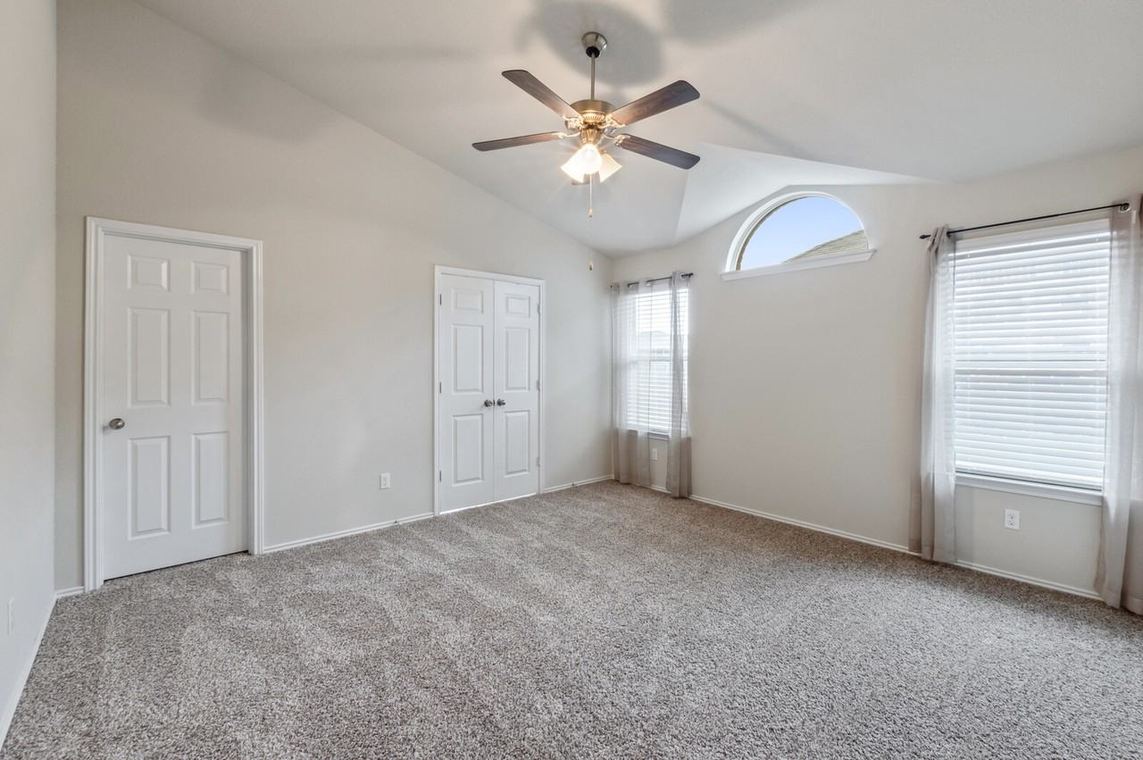 1328 Blue Leaf Dr - Photo 7 of 12