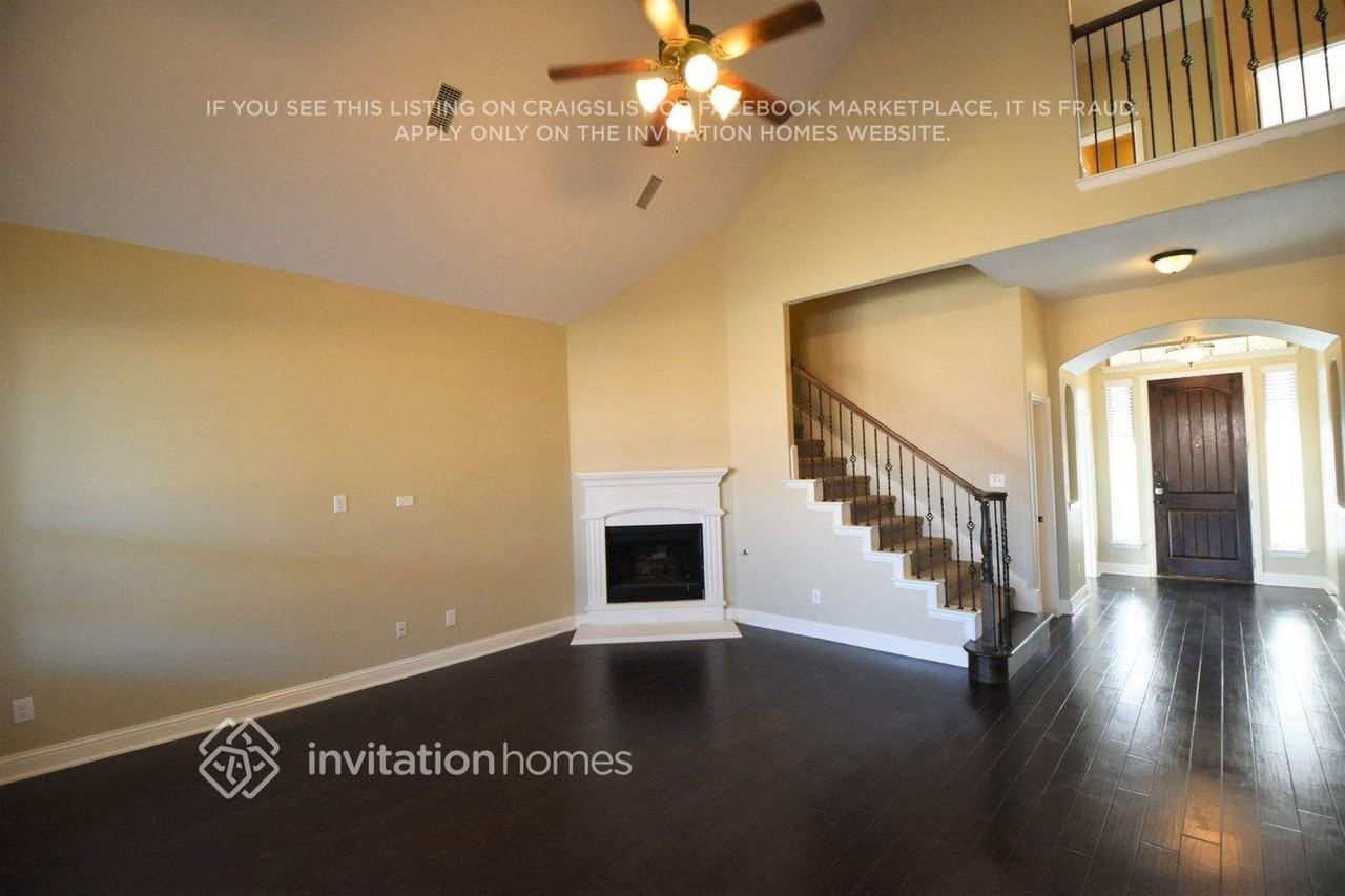1506 Barrolo Dr - Photo 4 of 22