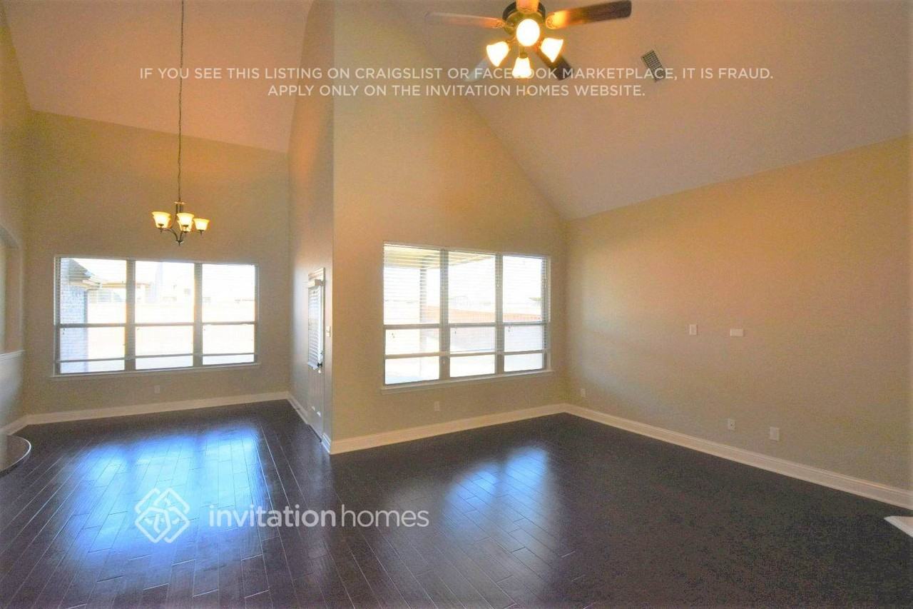 1506 Barrolo Dr - Photo 5 of 22