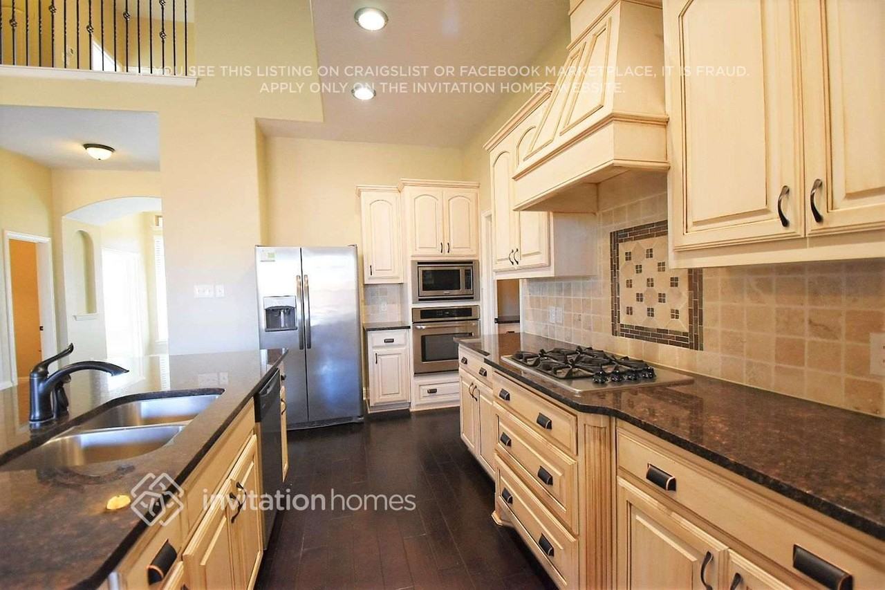 1506 Barrolo Dr - Photo 6 of 22