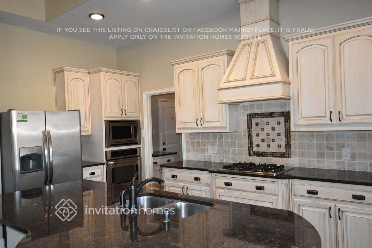 1506 Barrolo Dr - Photo 7 of 22