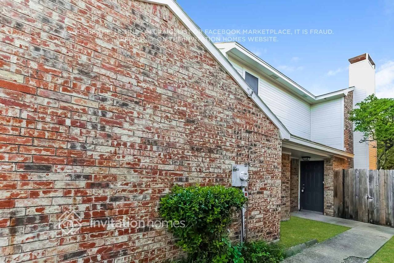 427 Dawn Dr - Photo 2 of 16