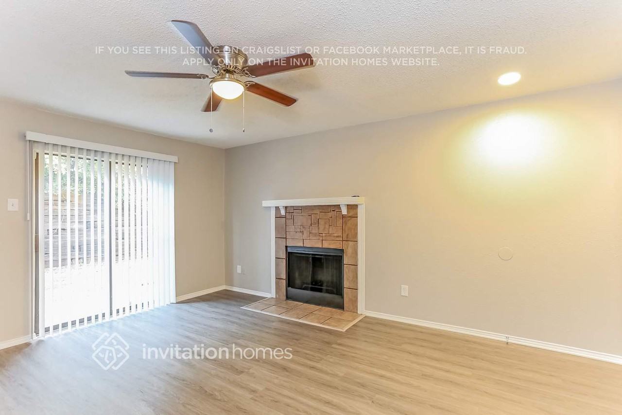 427 Dawn Dr - Photo 4 of 16