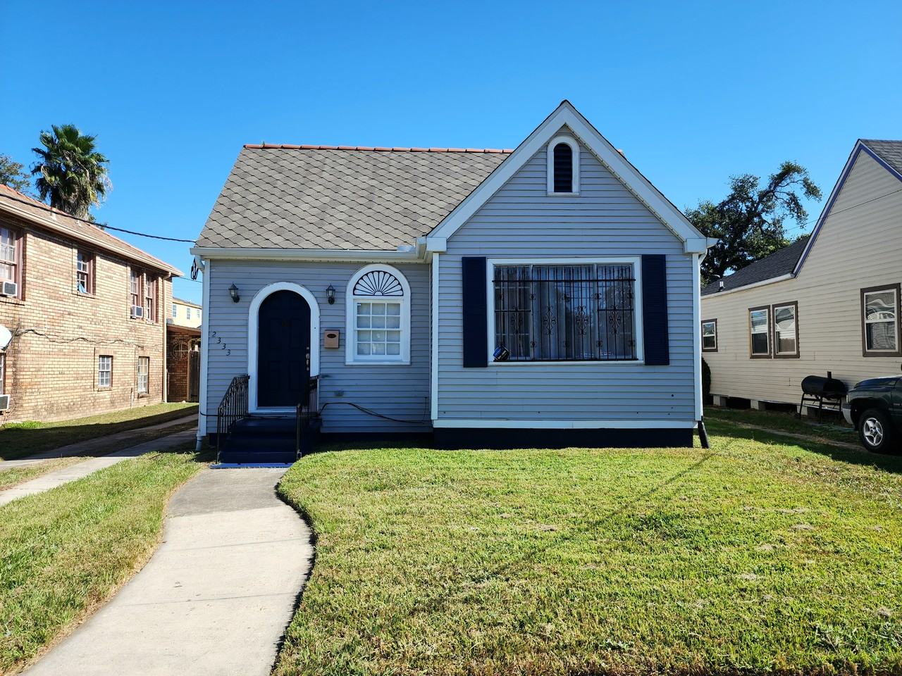 2333 Pauline St - Photo 2 of 26