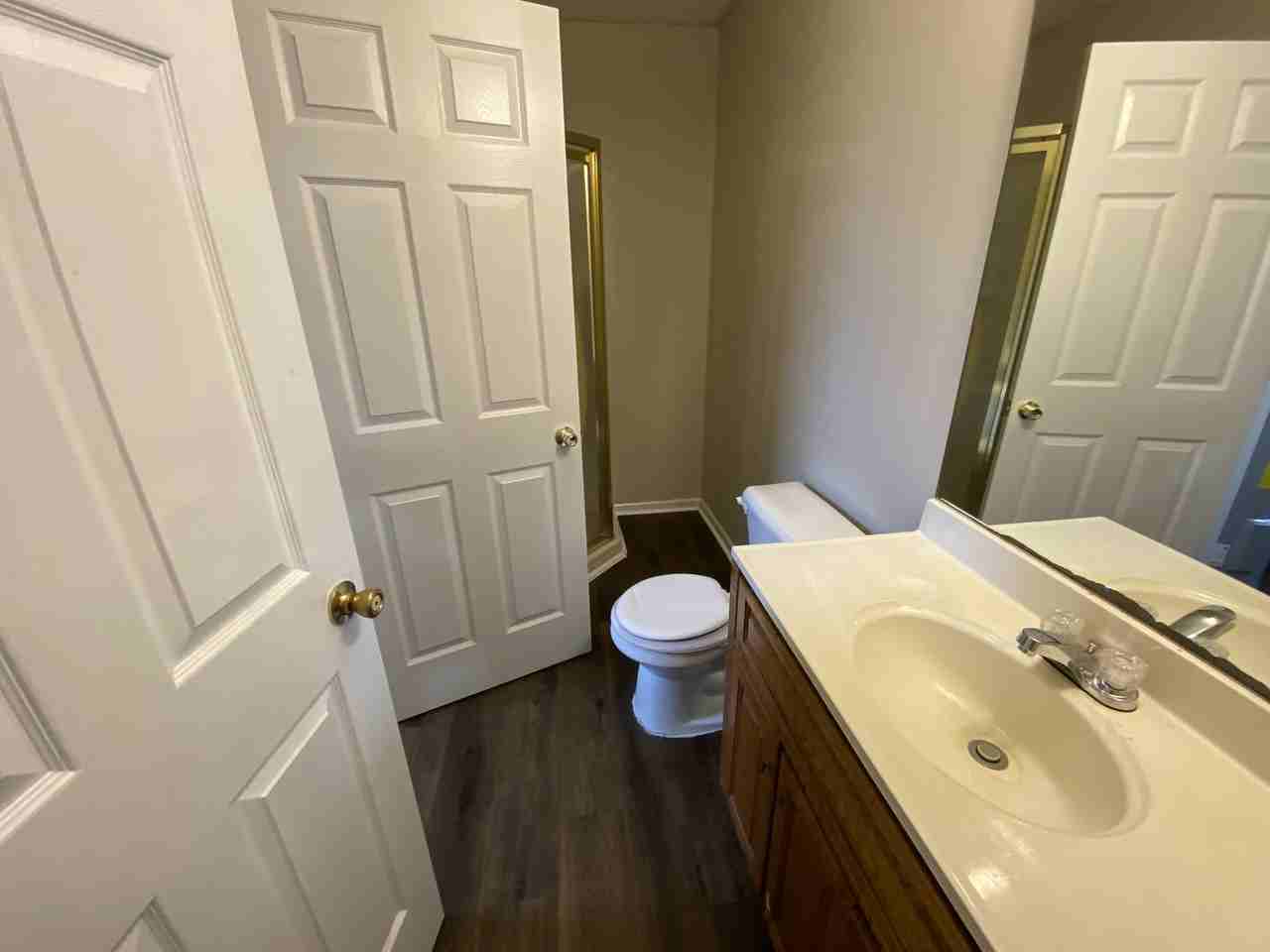 210 Oxford Cir - Photo 6 of 9
