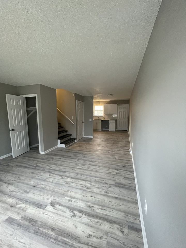 1015 N Jan - Photo 3 of 22