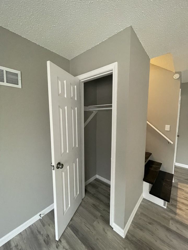1015 N Jan - Photo 4 of 22
