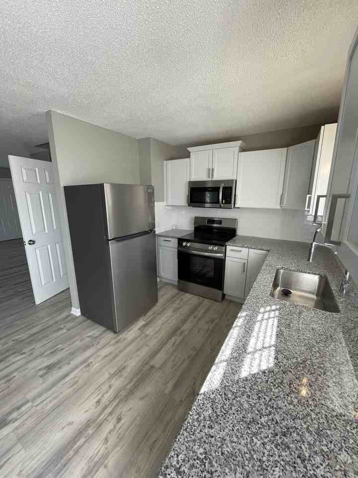 1015 N Jan - Photo 6 of 22