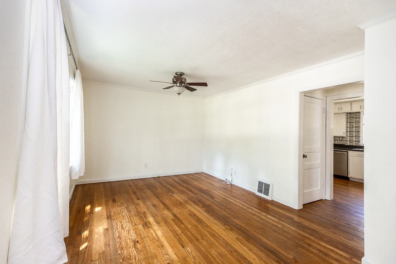 7919 Jefferson St - Photo 6 of 24