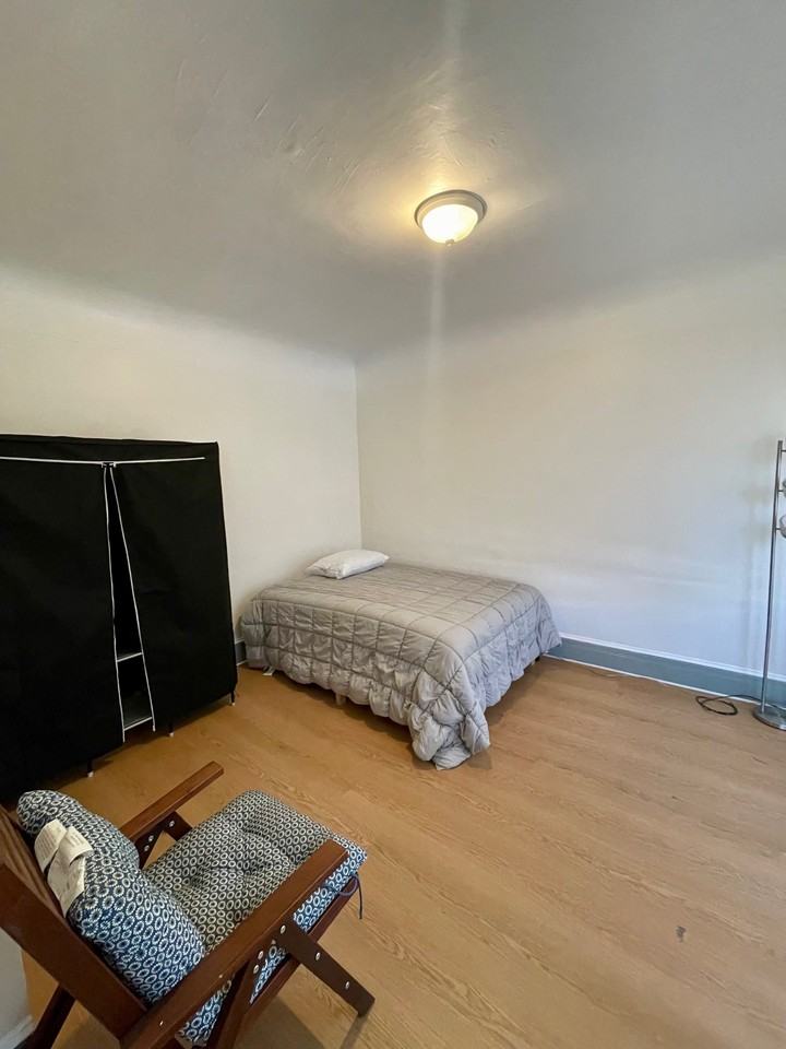 1630 8th Ave - Photo 3 of 7
