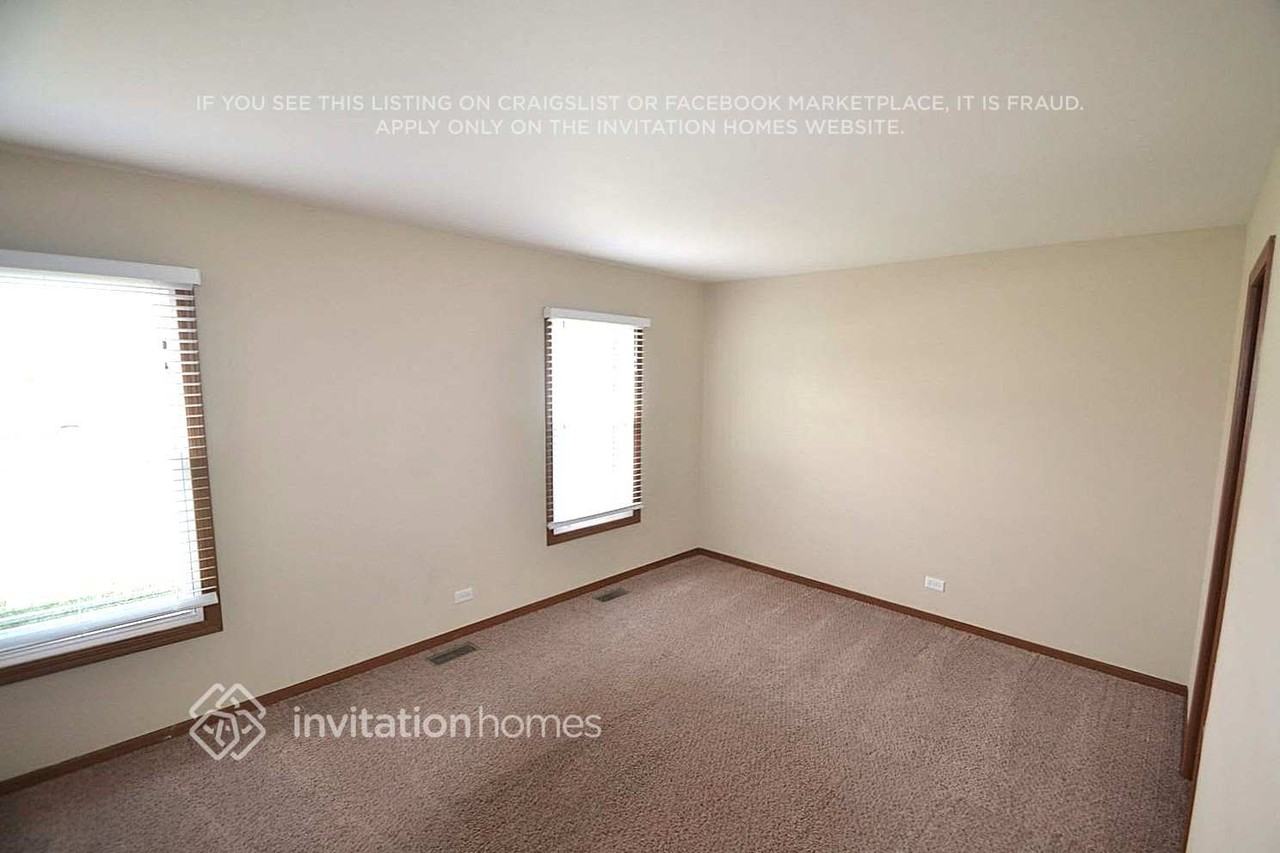 1241 Victoria Ct - Photo 6 of 10