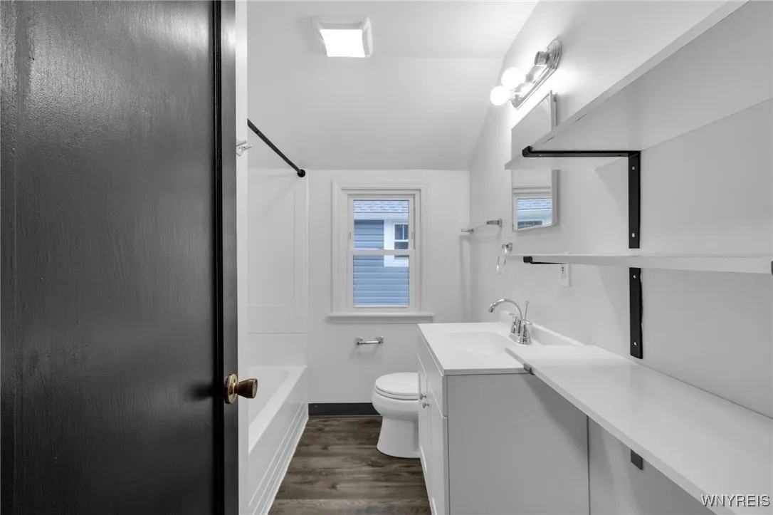 240 Callodine Ave #2 - Photo 4 of 12
