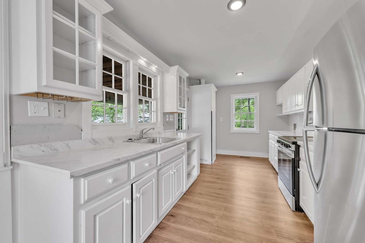3027 Cora Ave - Photo 7 of 27