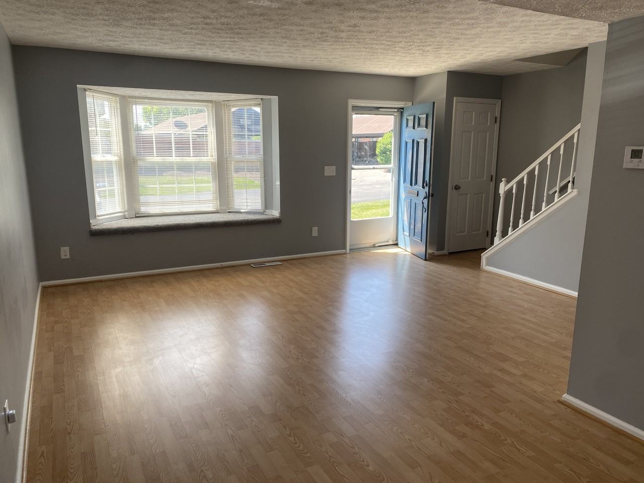 3470 Sunbury Ln - Photo 2 of 20