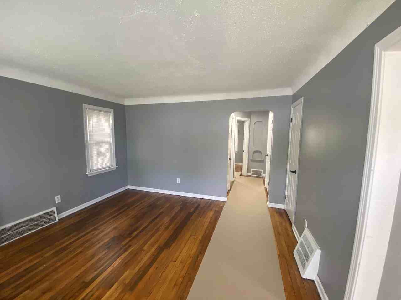 8850 Rosemont Ave - Photo 2 of 12