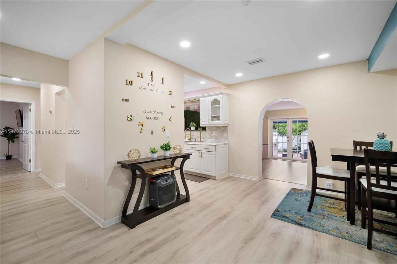 951 Nw 148th St - Photo 4 of 35