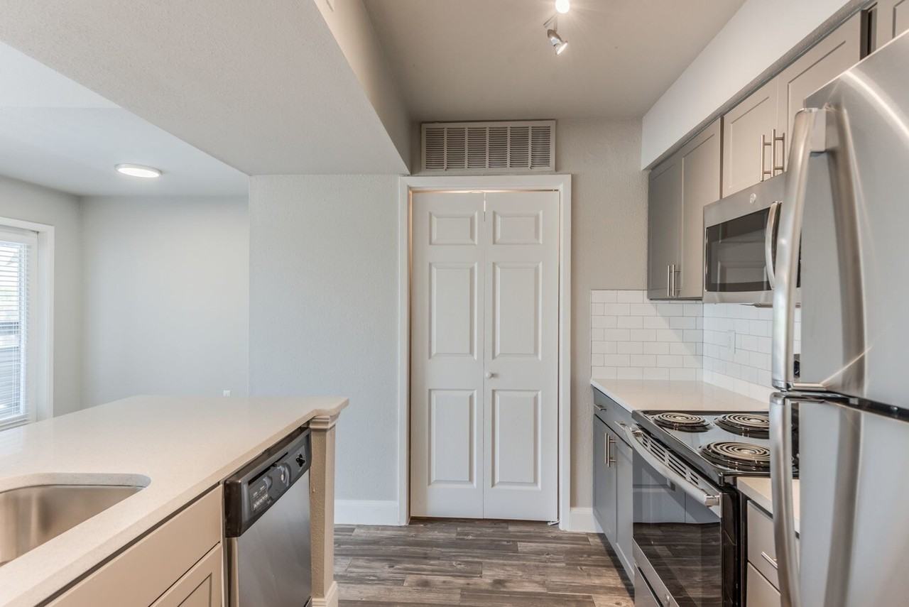 600 El Dorado Blvd #HVN - Photo 3 of 8