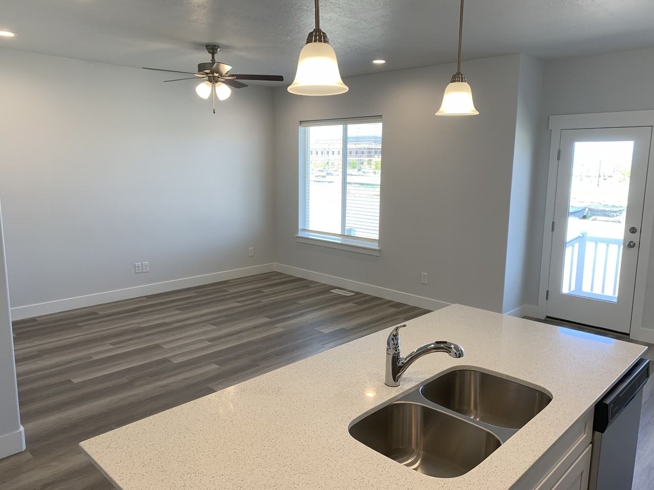 13091 S Hendry Ln - Photo 3 of 21