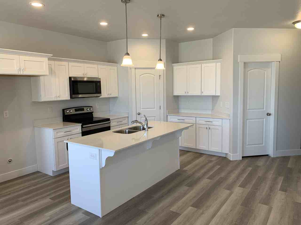 13091 S Hendry Ln - Photo 4 of 21