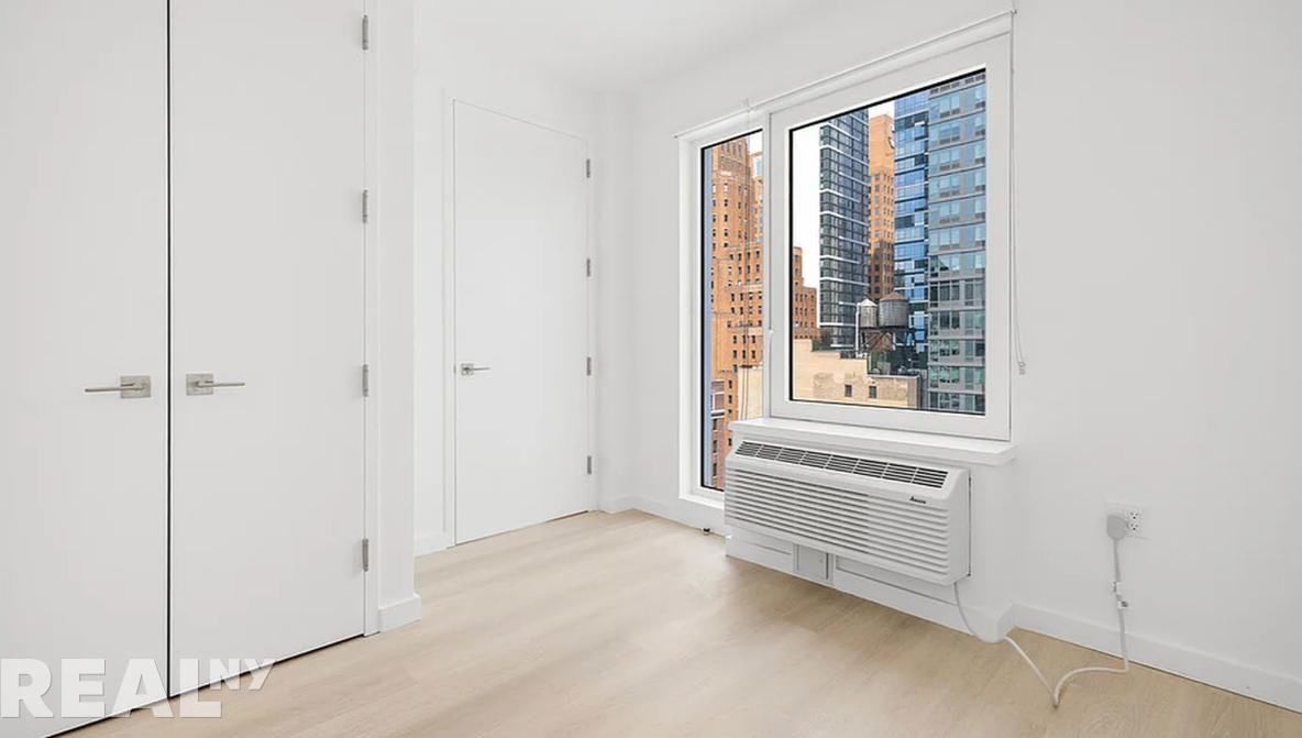 Lawrence St #1501 - Photo 6 of 12