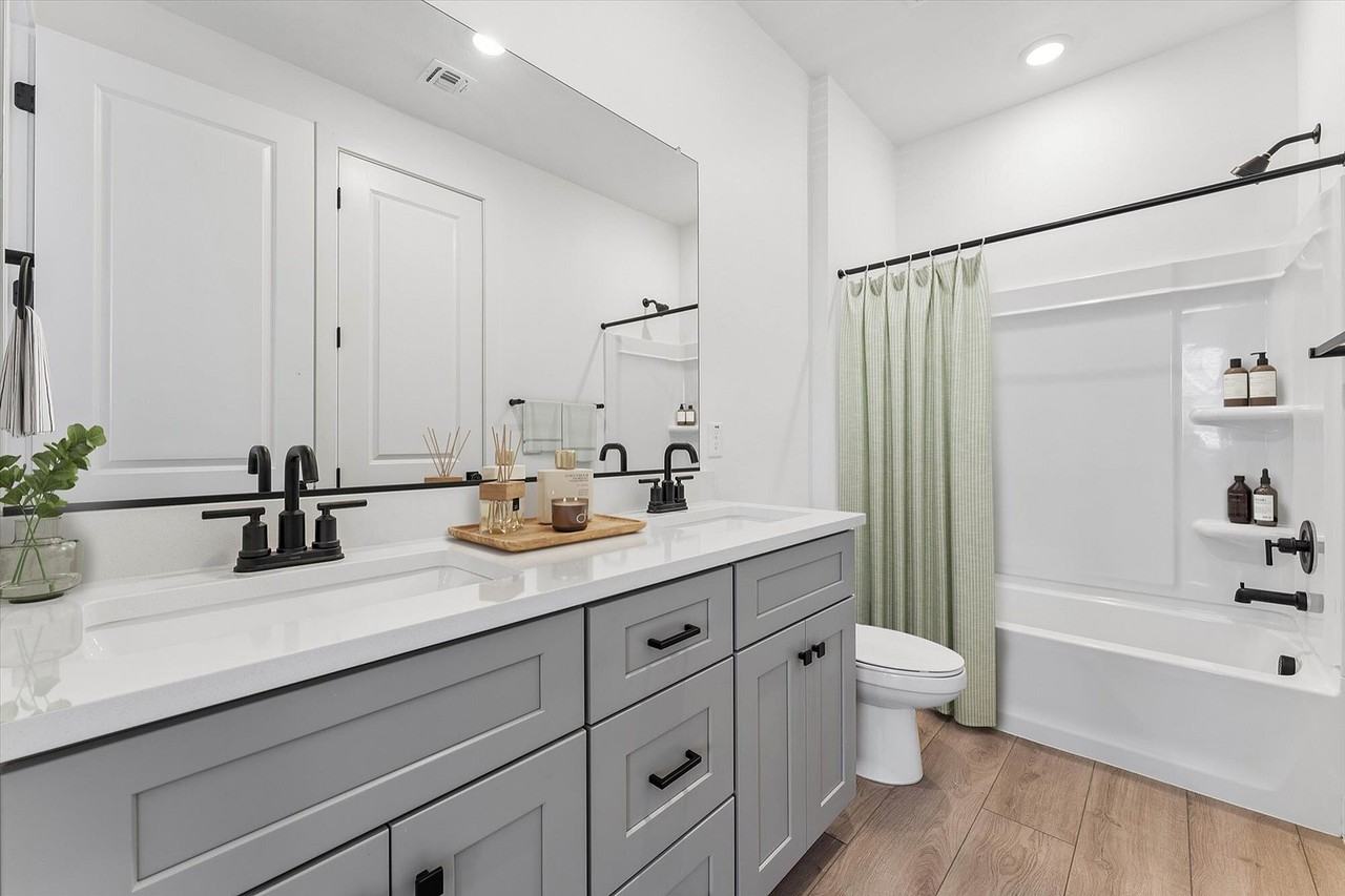 Rev3 at Avondale Station | Homes for Rent - Photo 4 of 19