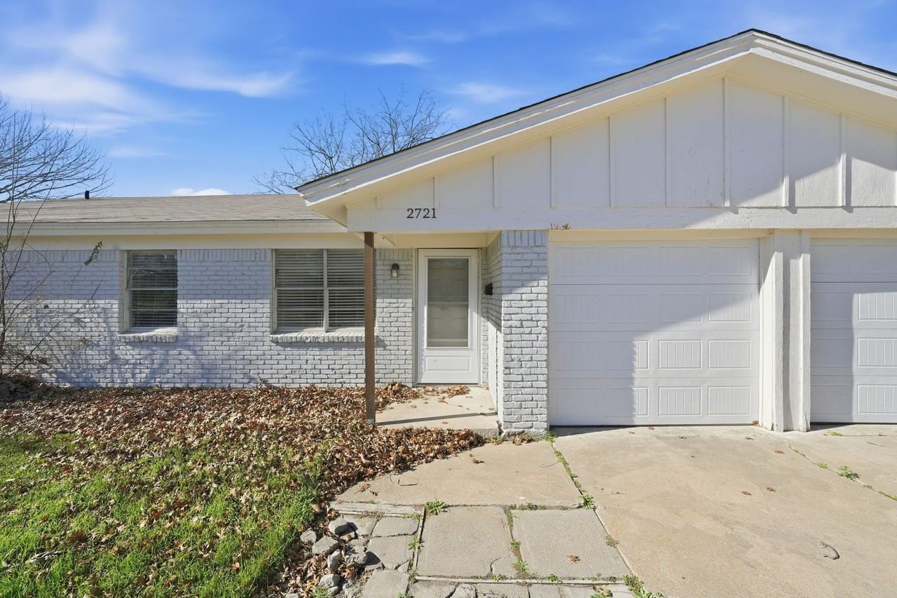 2721 Ash Park Dr - Photo 3 of 35