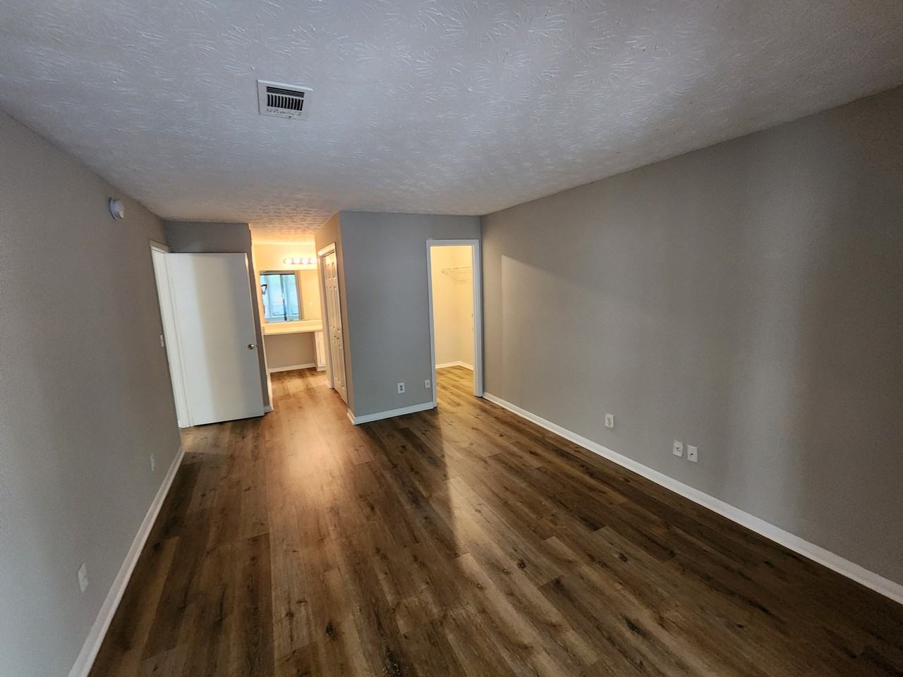 9400 Roberts Dr #1 - Photo 5 of 22