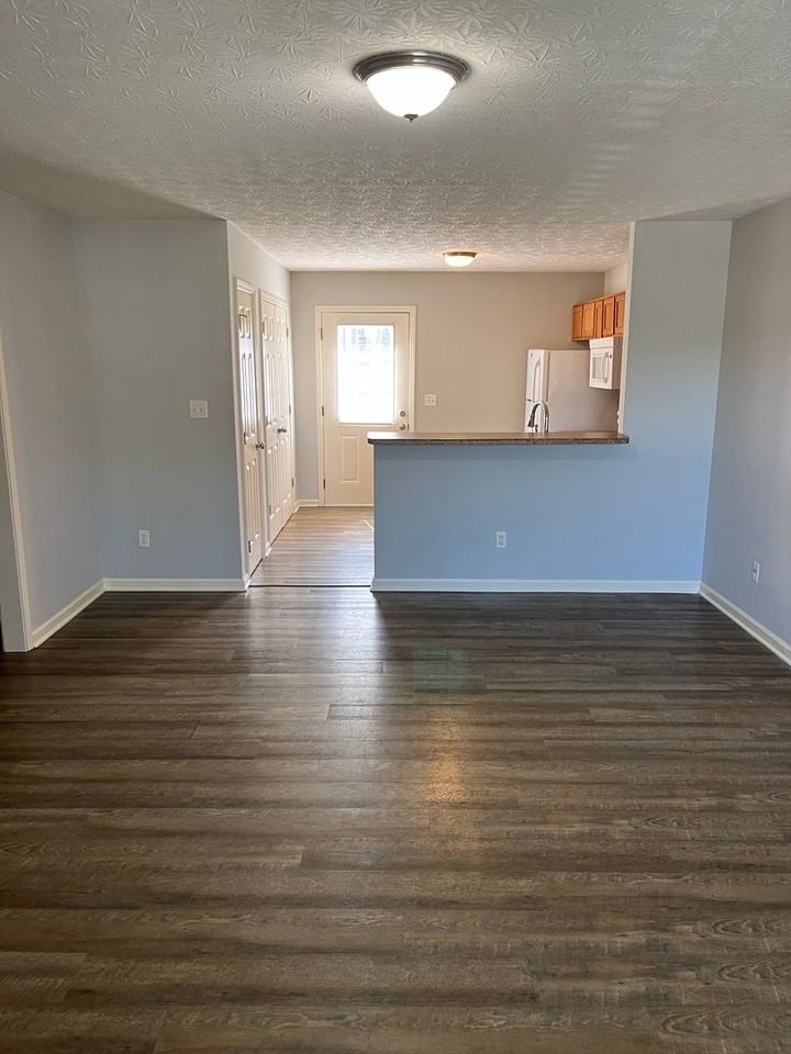 427 Lower Stone Ave - Photo 2 of 17