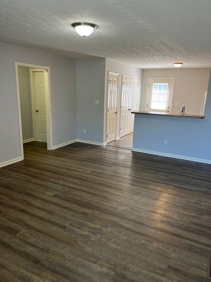 427 Lower Stone Ave - Photo 3 of 17