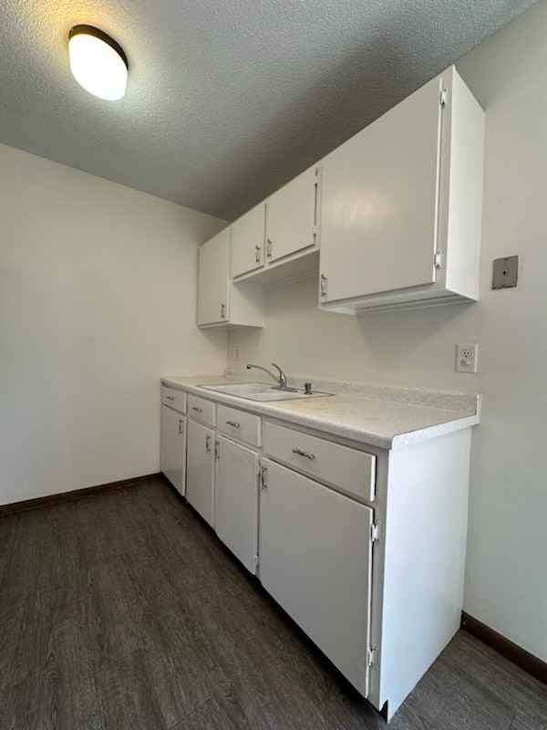 1412 Osborne Rd Ne #0 - Photo 4 of 18