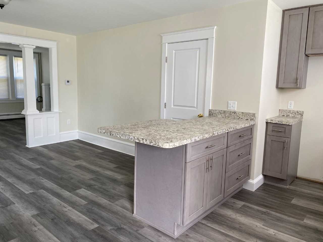 612 N Montour St - Photo 6 of 12