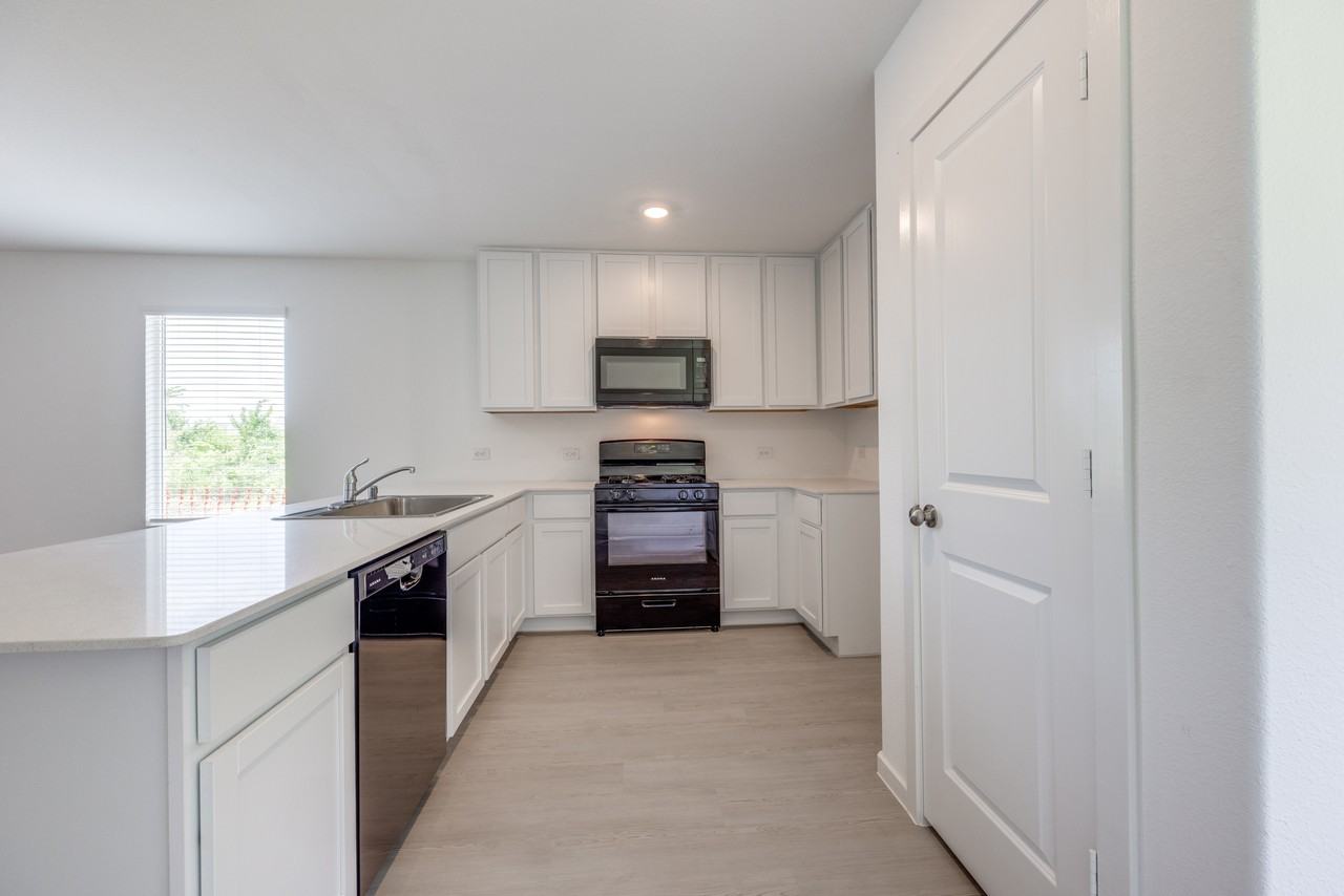 1301 Salton Ln #1 - Photo 4 of 12