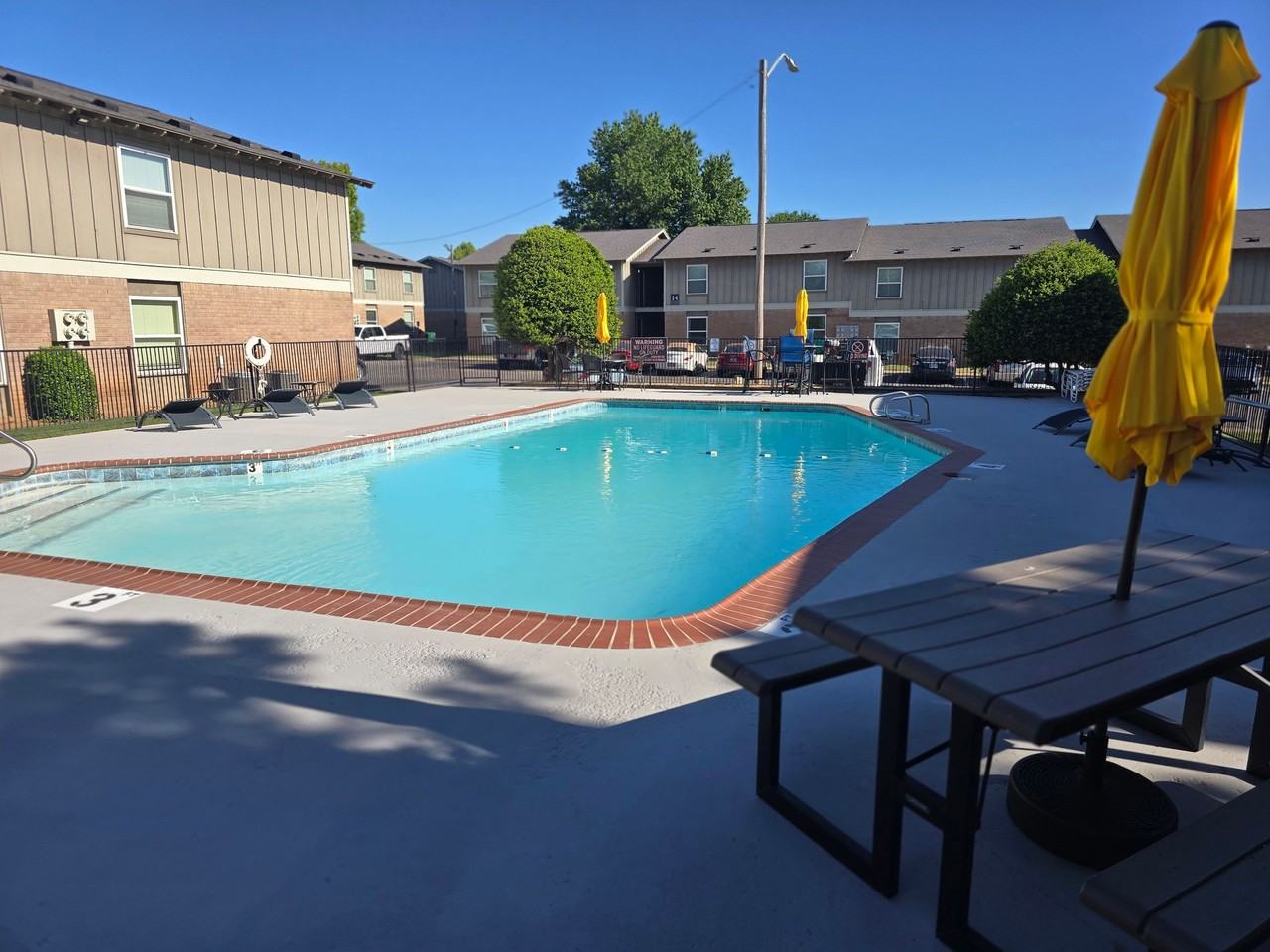 Yukon Heights Apartments - Photo 4 of 31