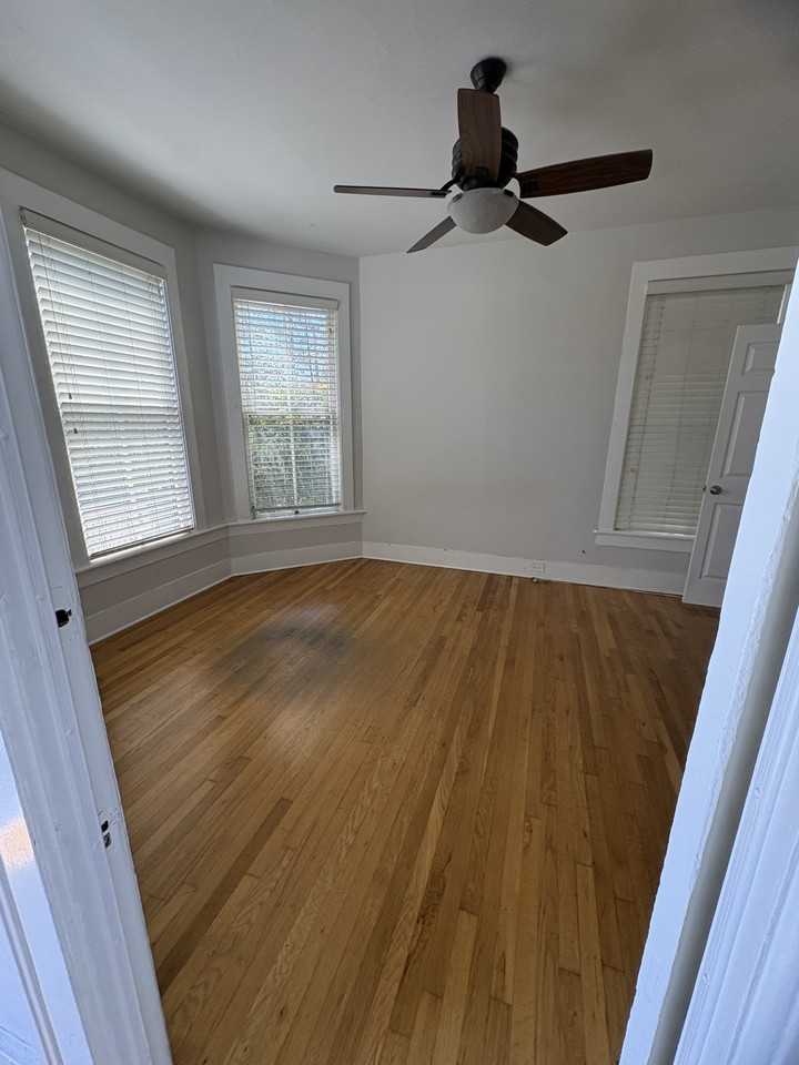 1026 Bath St #B - Photo 2 of 10