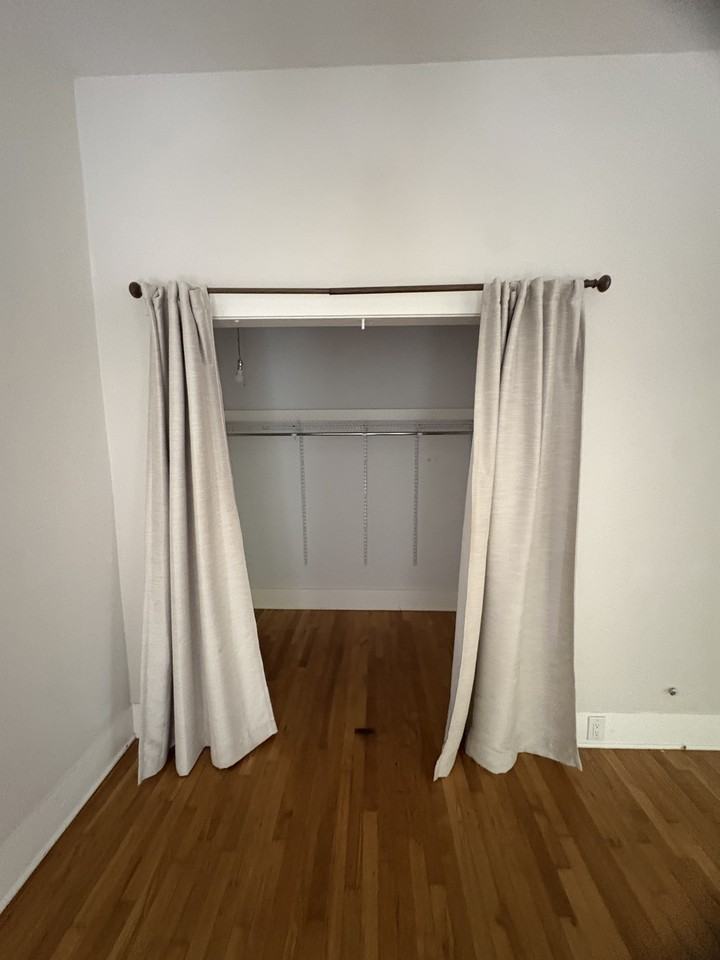 1026 Bath St #B - Photo 4 of 10