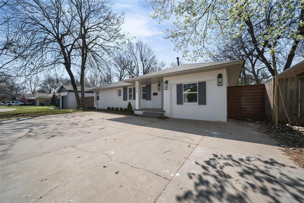 1034 W Boyd St #1 - Photo 2 of 23
