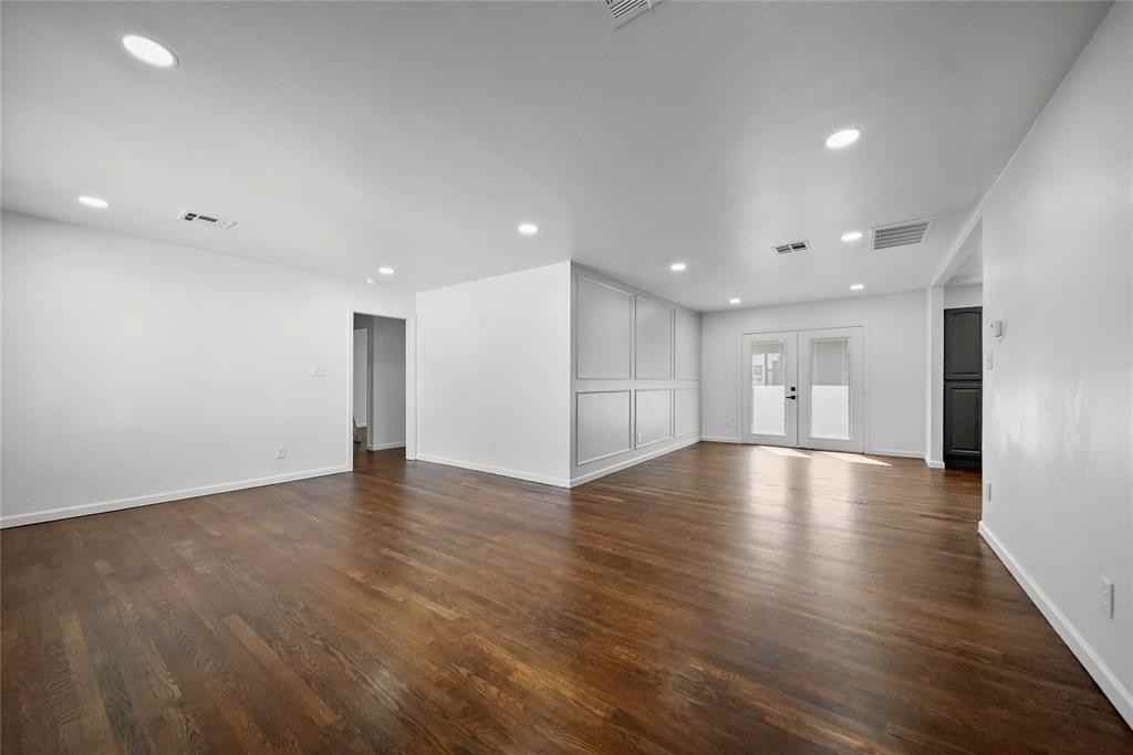 1034 W Boyd St #1 - Photo 3 of 23