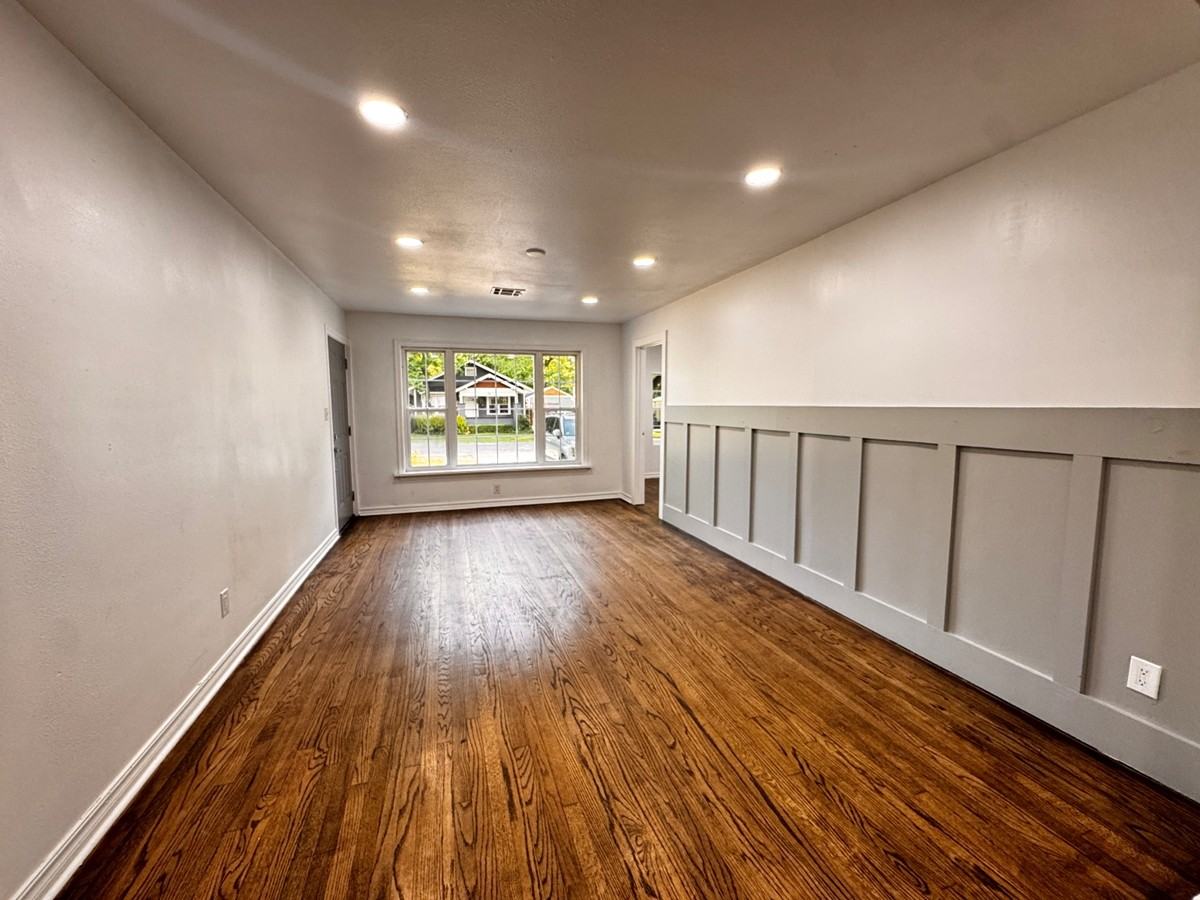 1117 W Symmes St #1 - Photo 3 of 14