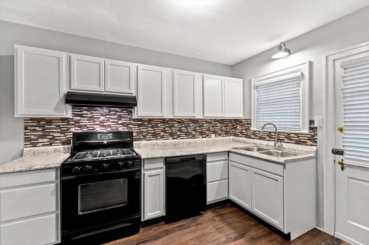 1901 Nicholasville Rd #2 - Photo 2 of 25