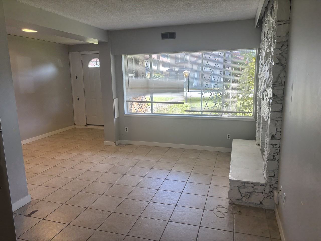 4455 Napier St - Photo 4 of 13