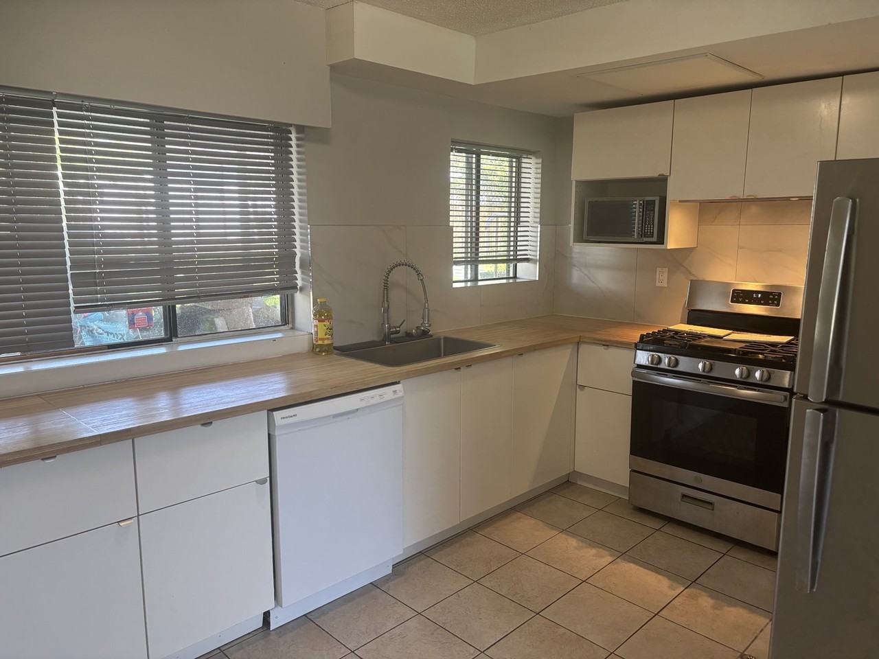 4455 Napier St - Photo 7 of 13