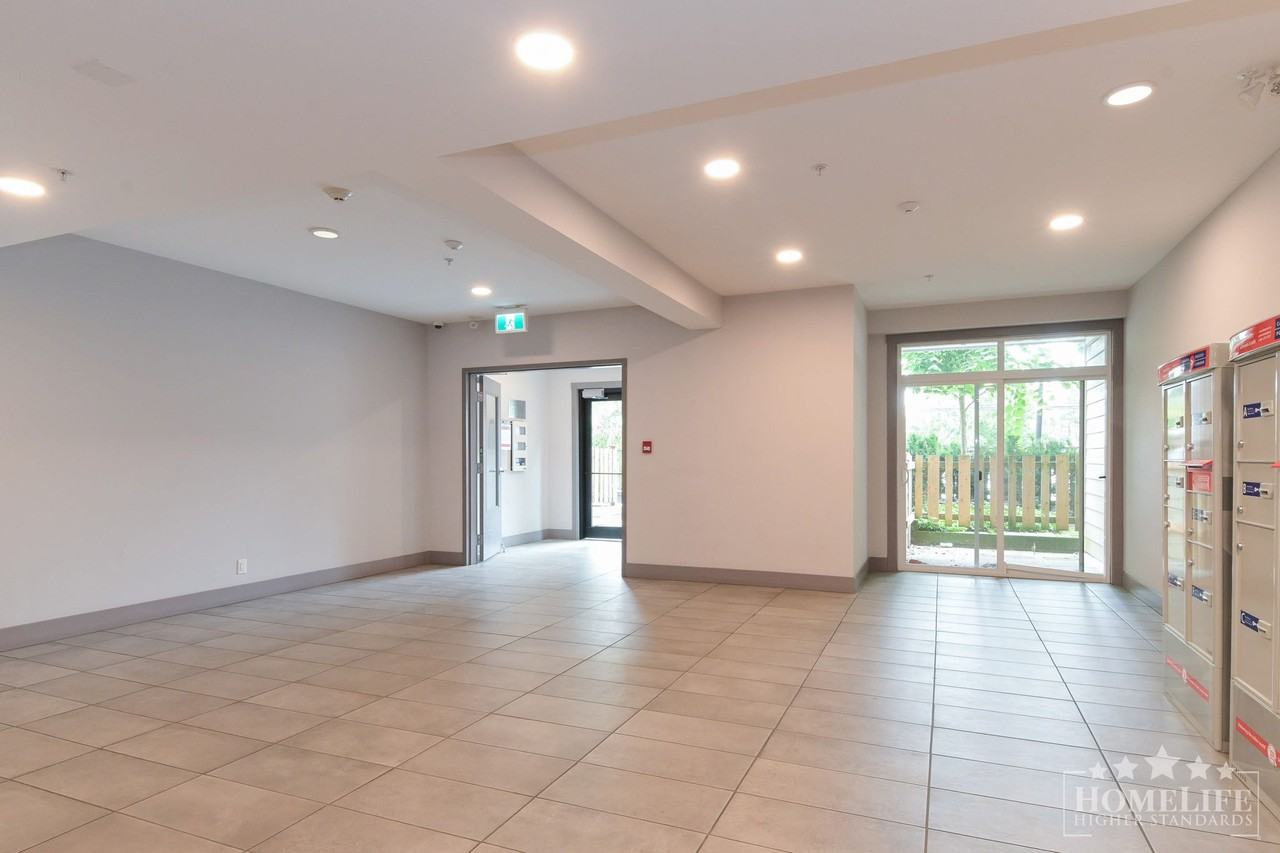 20686 Eastleigh Cres - Photo 4 of 25