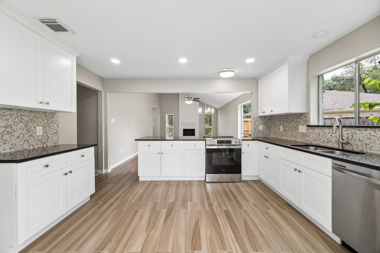 16807 Forthloch Ct #1 - Photo 4 of 21