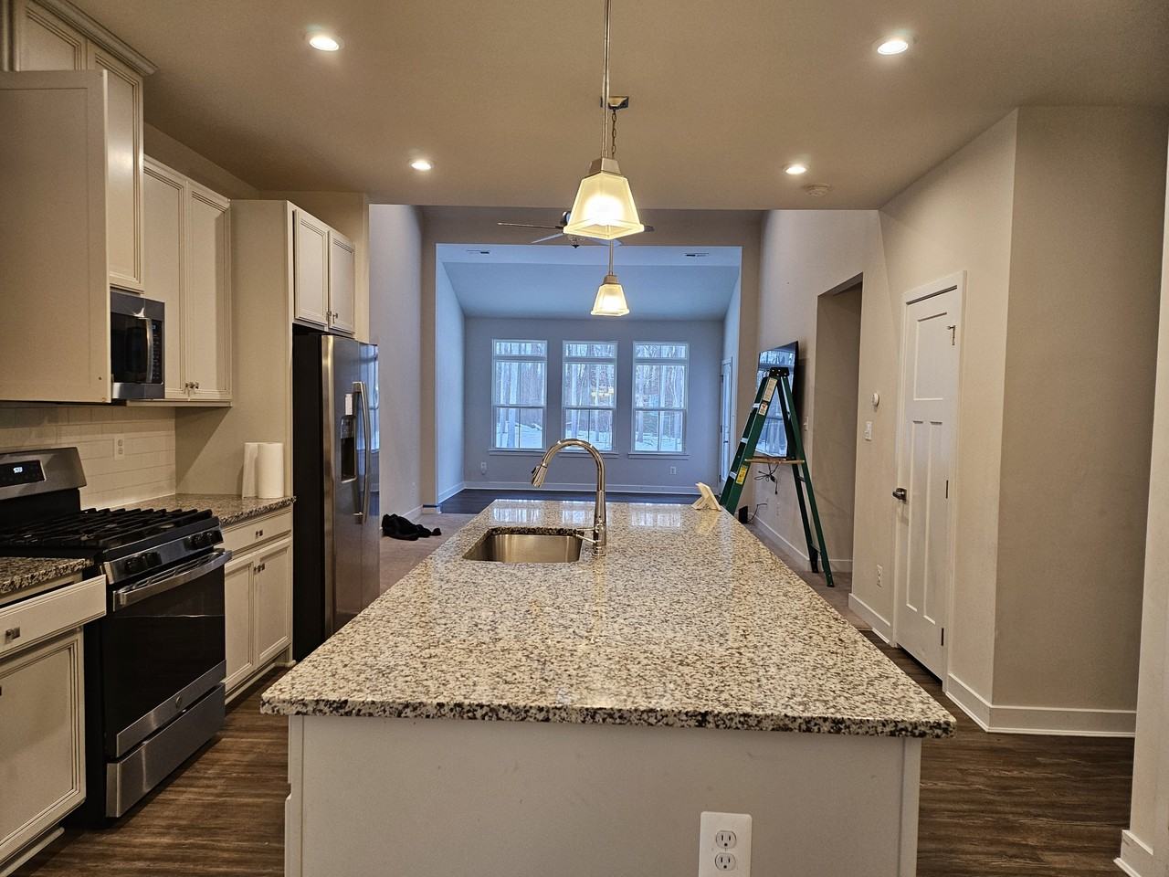 2020 Rivers Dr #1 - Photo 4 of 11