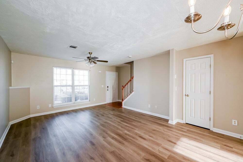 8021 Logan Dr - Photo 4 of 17