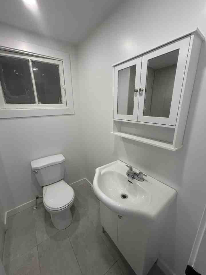 8945 10e Avenue - Photo 5 of 20