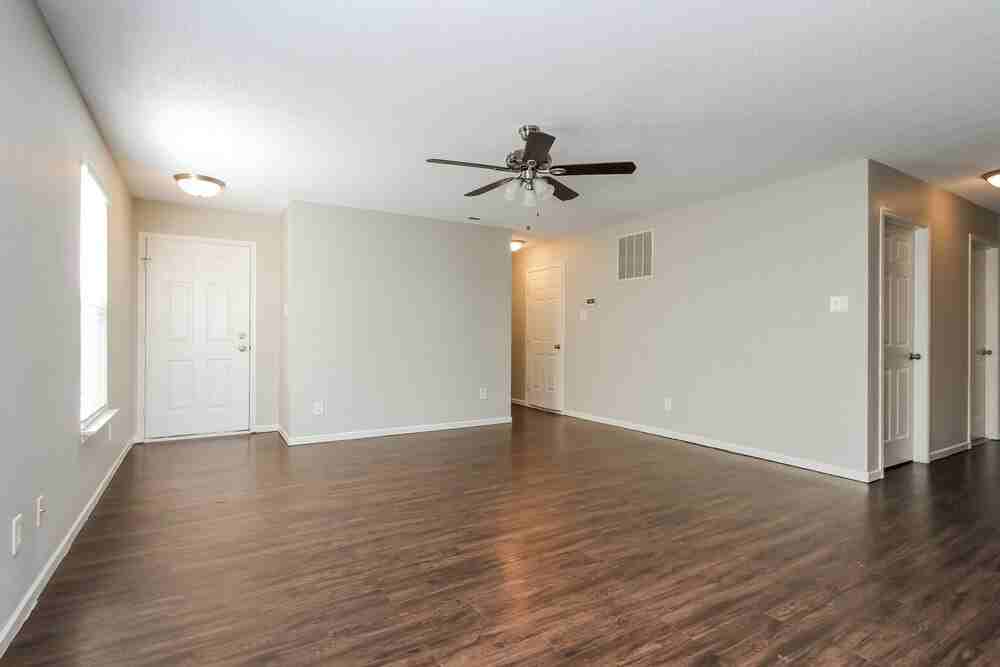 6715 Everbloom Ln - Photo 4 of 15
