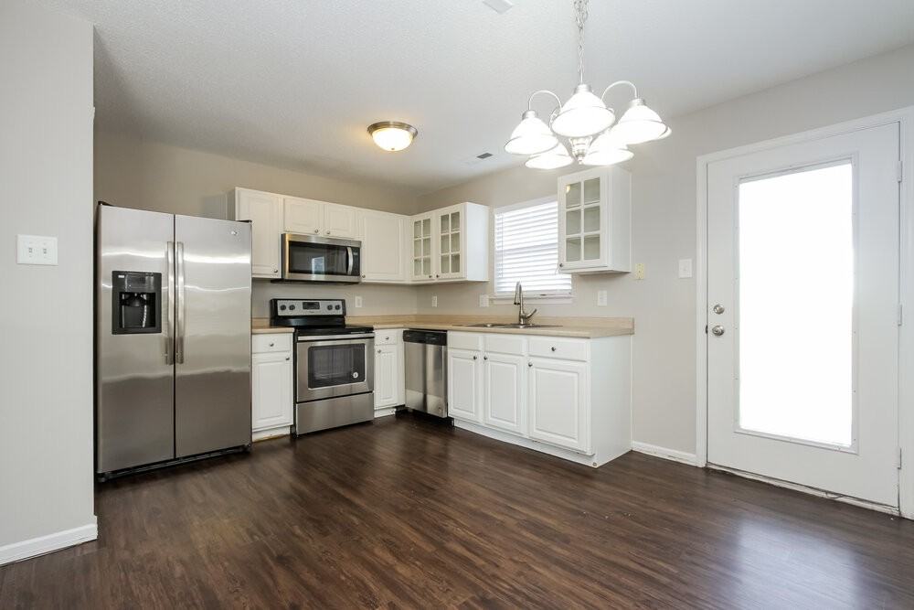 6715 Everbloom Ln - Photo 5 of 15